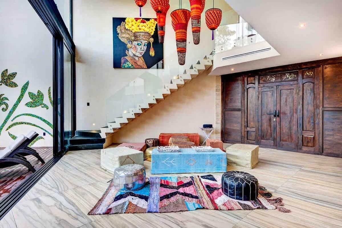 Designer Luxury With Private Pool Oasis Holiday home *
