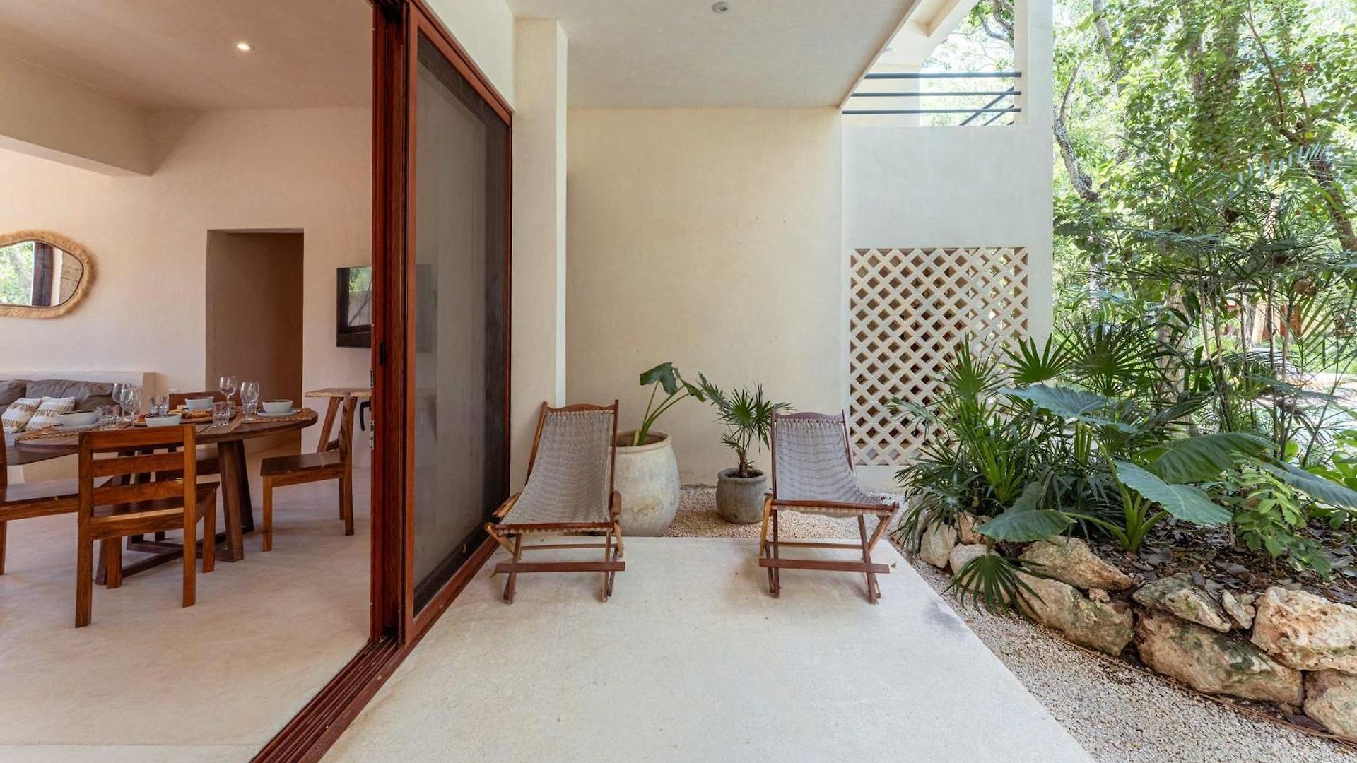Сasa de vacaciones Modern Ground-level 3br Retreat With Private Pool