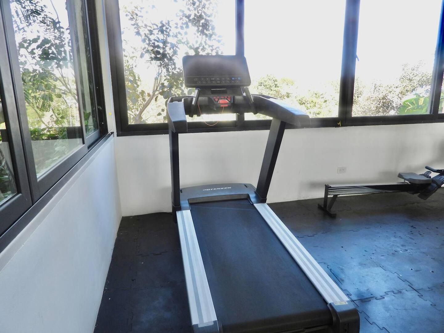 New! La Veleta 2br, Pool, Jacuzzi & Gym