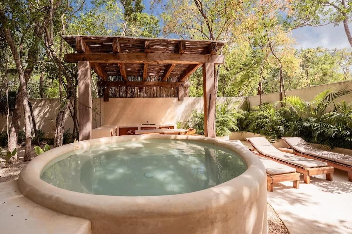 Private 9br Luxury Compound With Private Plunge Pools *