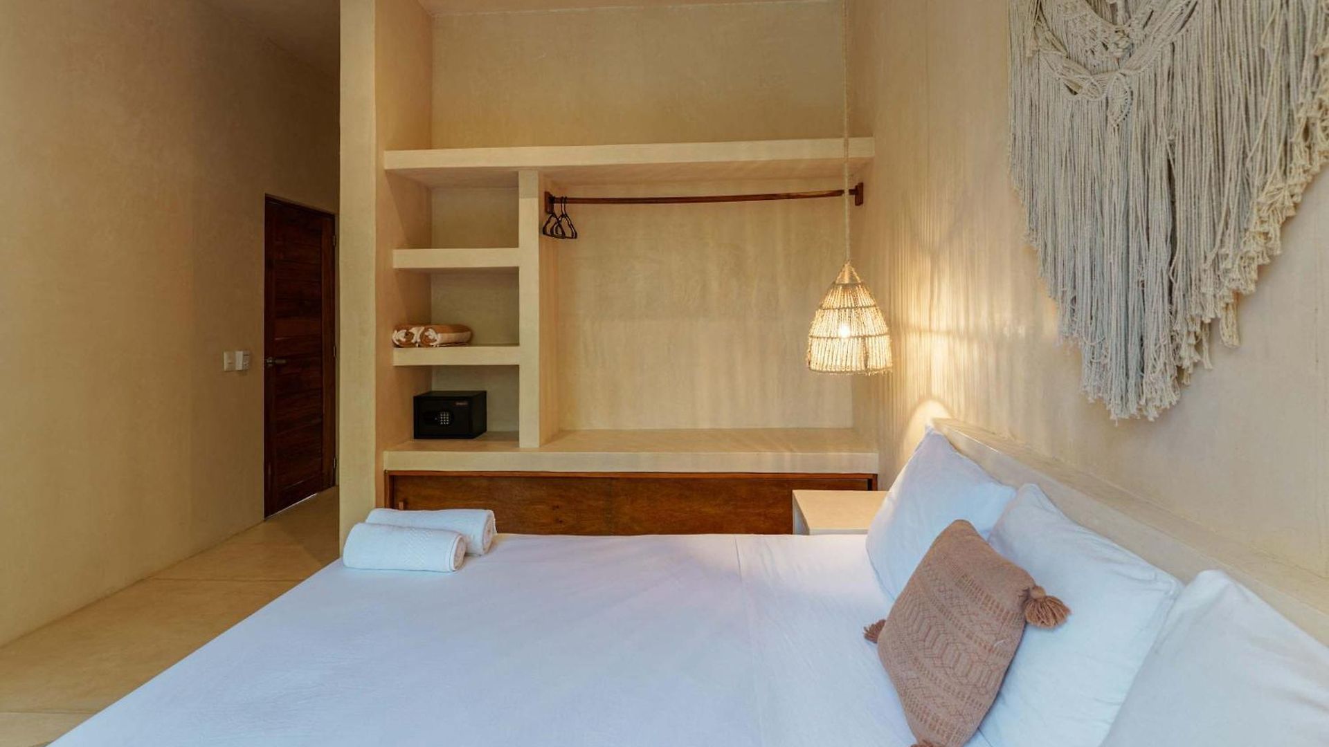 Modern Ground-level 3br Retreat With Private Pool Сasa de vacaciones *