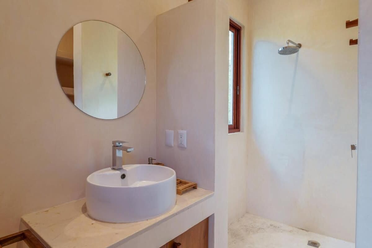 Сasa de vacaciones Private 6br Jungle Compound With Rooftop Pool *