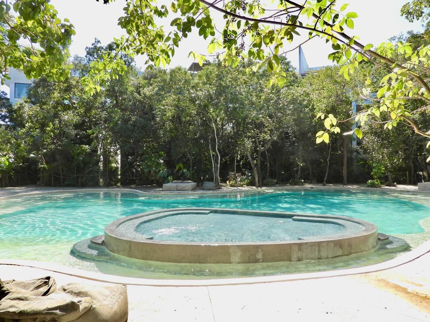 New! La Veleta 2br, Pool, Jacuzzi & Gym Сasa de vacaciones Tulum