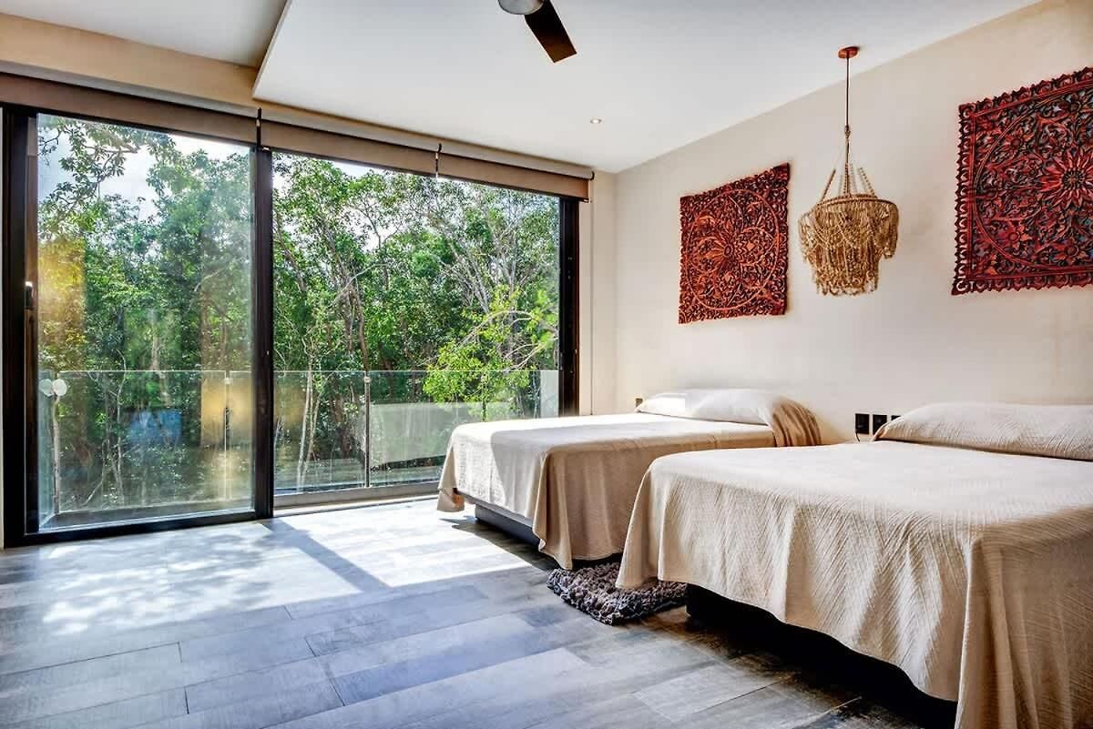 Designer Luxury With Private Pool Oasis Holiday home