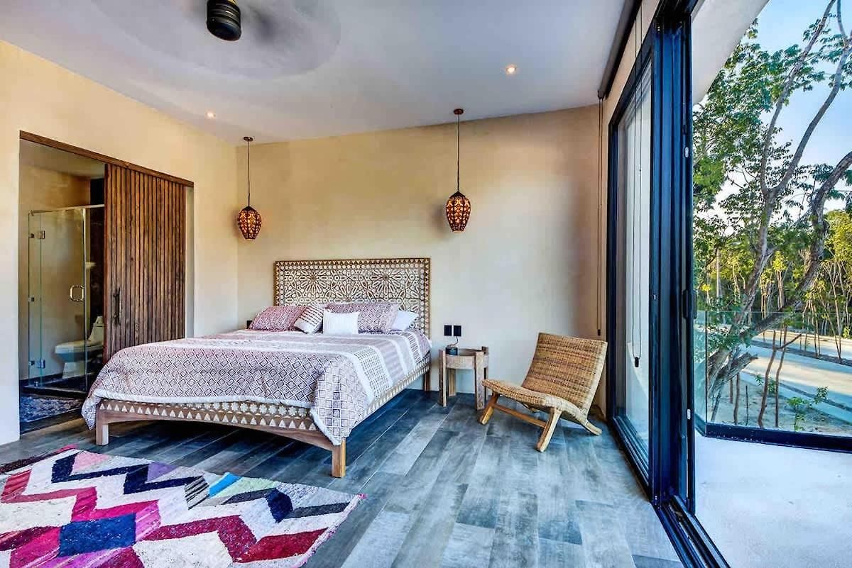 Holiday home Designer Luxury With Private Pool Oasis