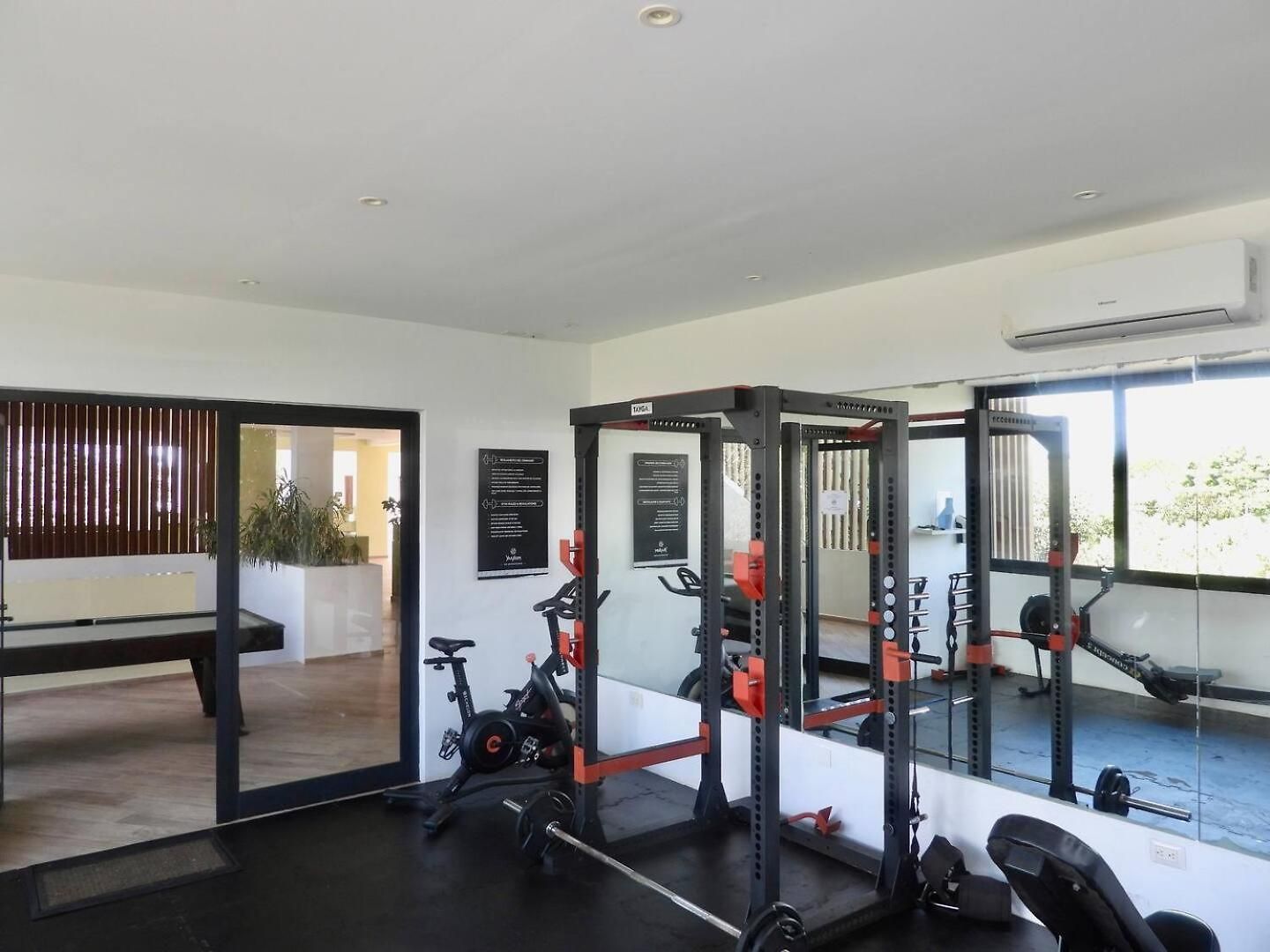 New! La Veleta 2br, Pool, Jacuzzi & Gym Сasa de vacaciones *
