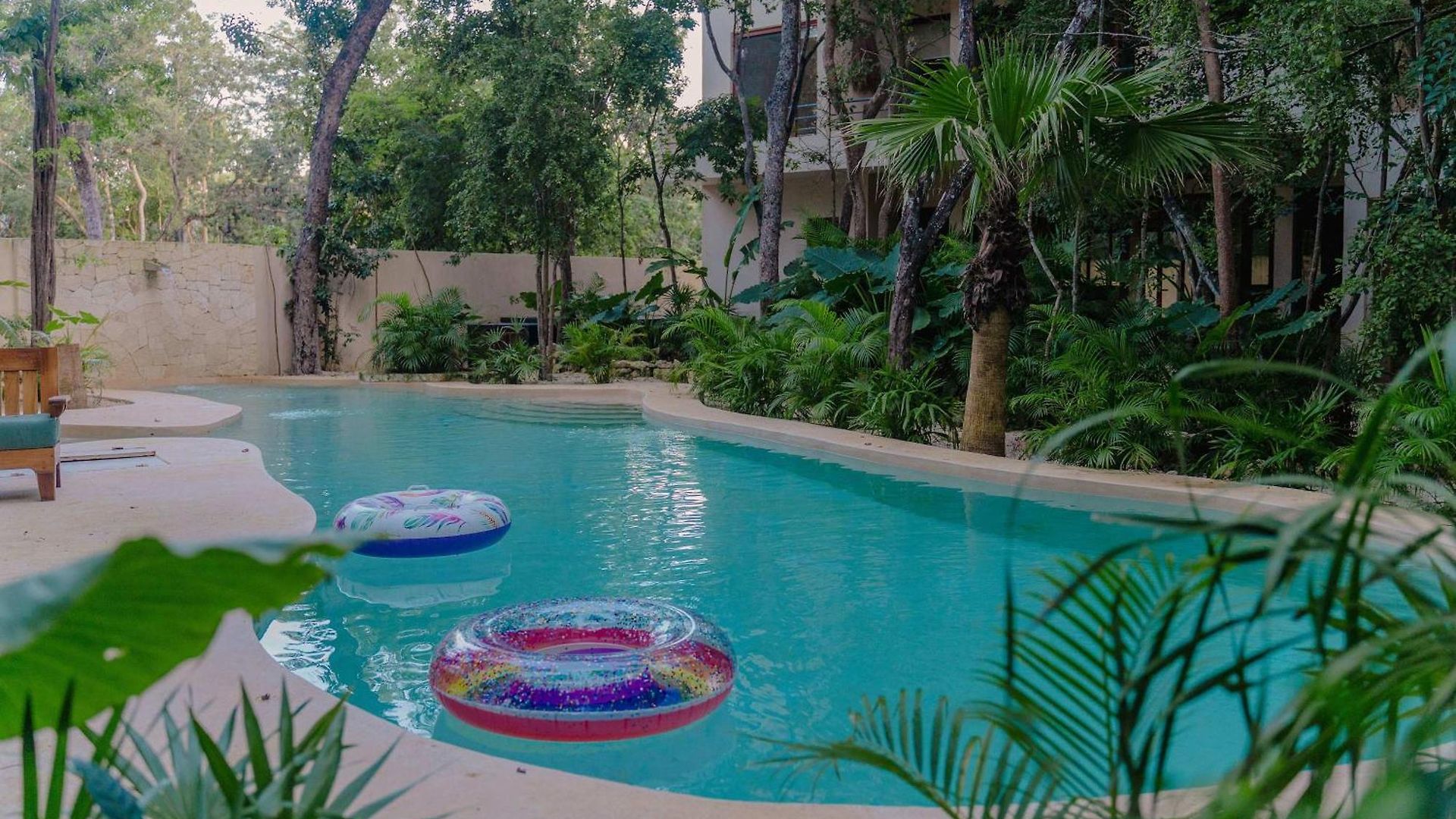 Modern Ground-level 3br Retreat With Private Pool Сasa de vacaciones