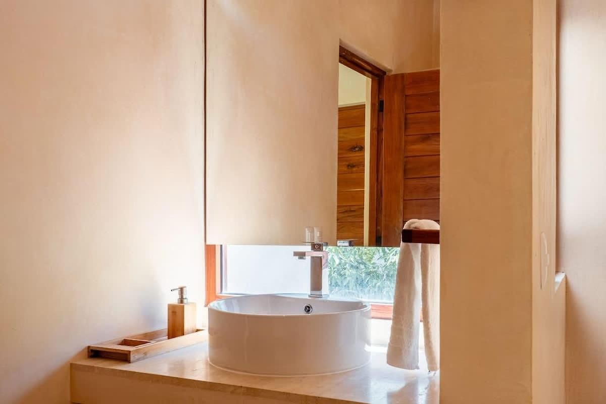 Private 6br Jungle Compound With Rooftop Pool Сasa de vacaciones *