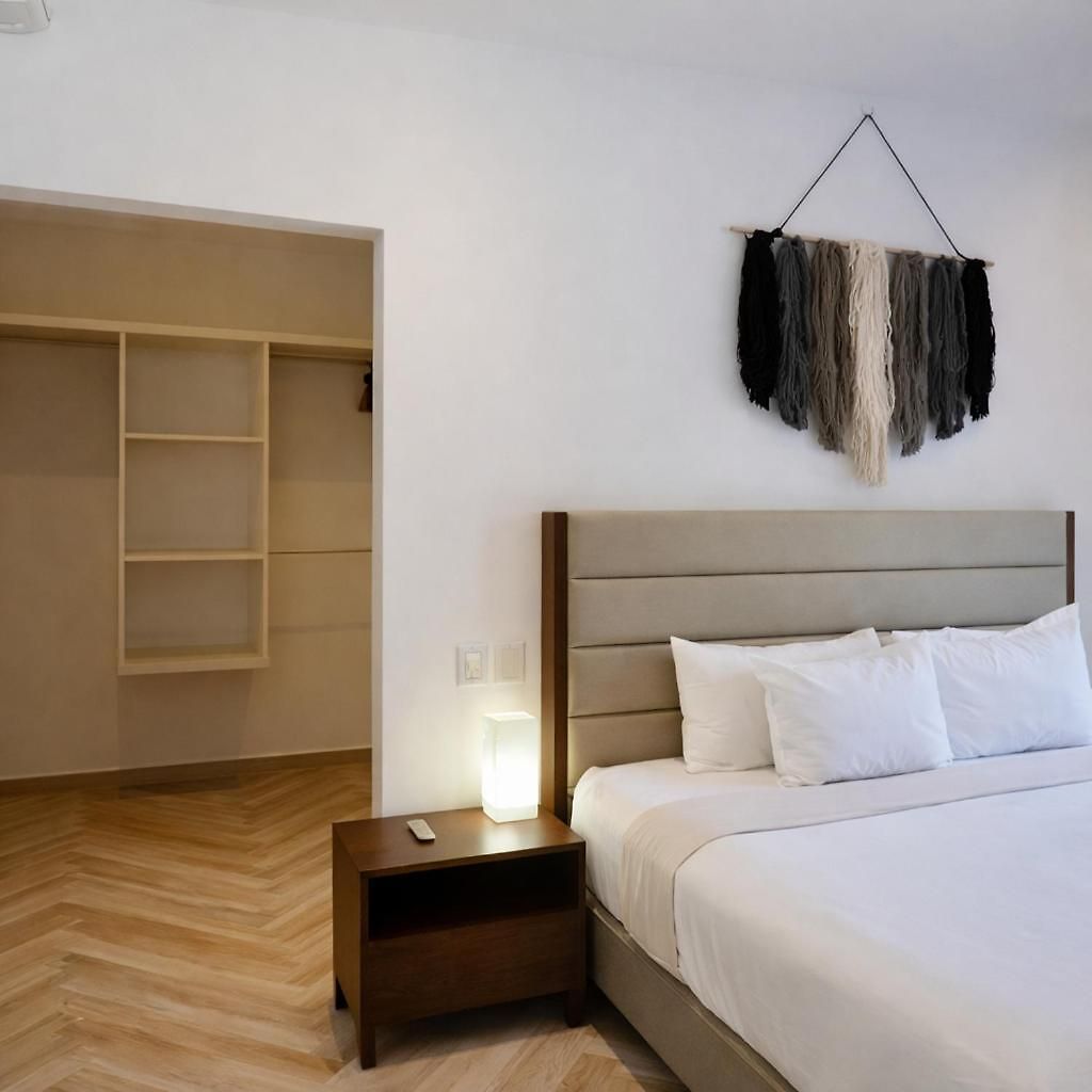 New! La Veleta 2br, Pool, Jacuzzi & Gym