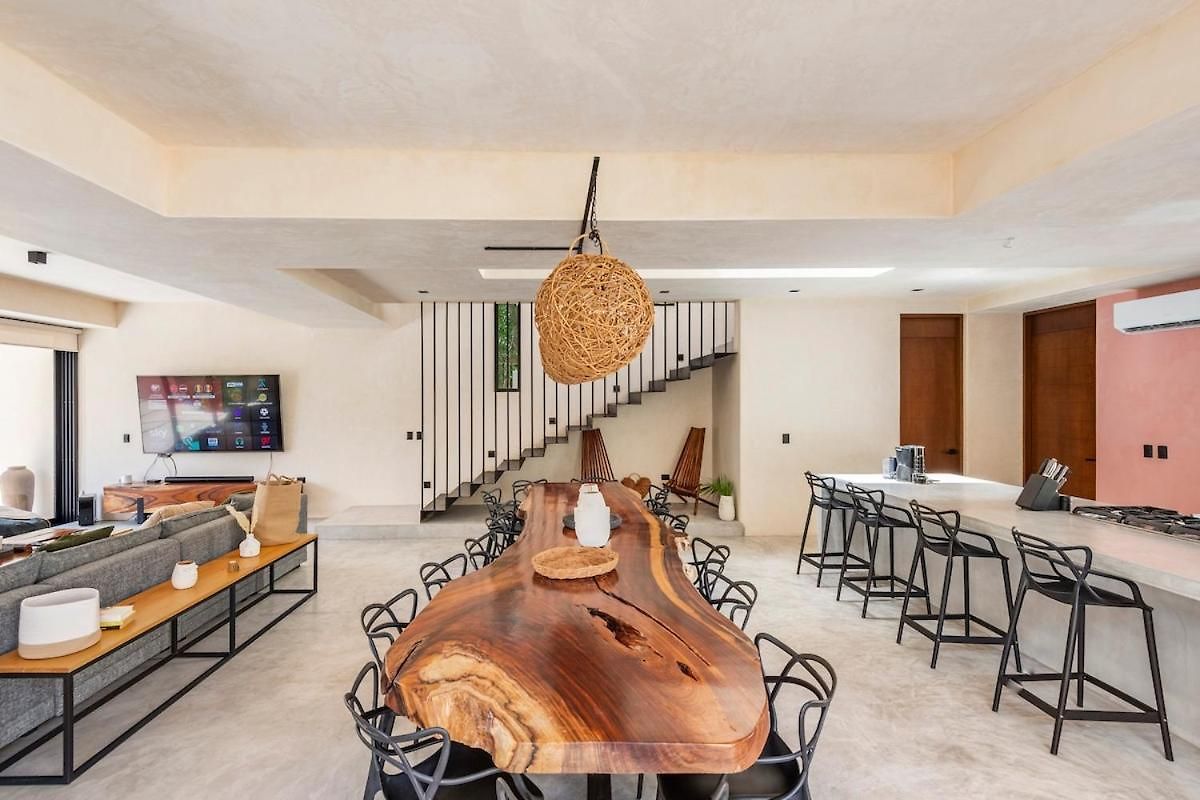 5-bedroom Private House With Pool In