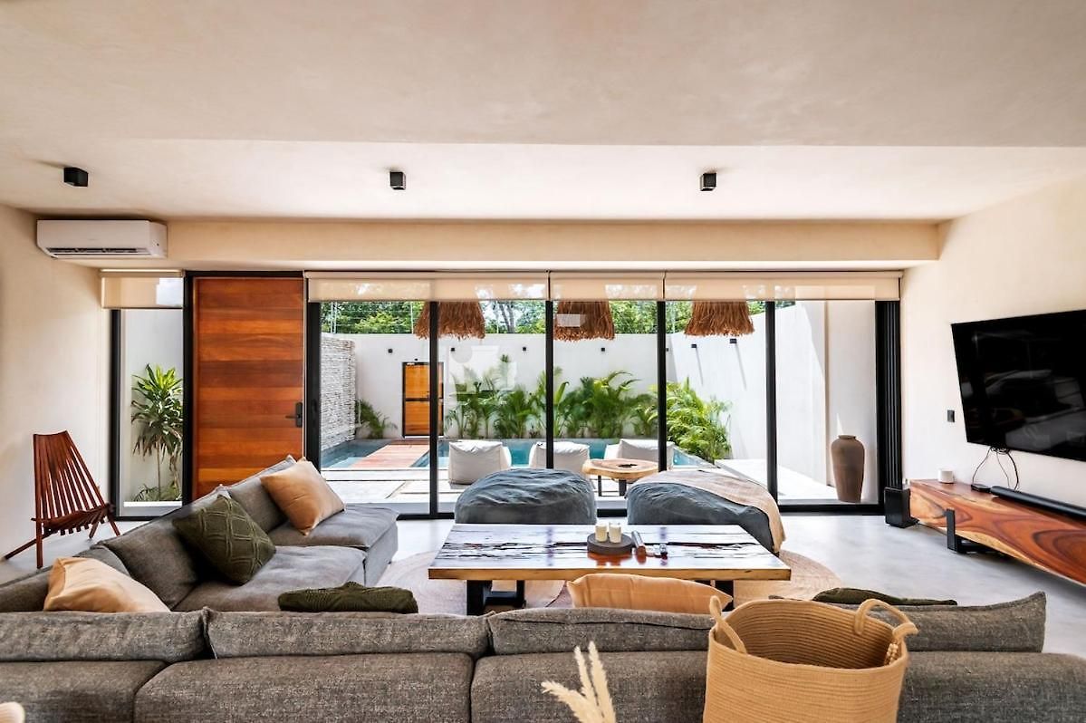 Villa 5-bedroom Private House With Pool In *