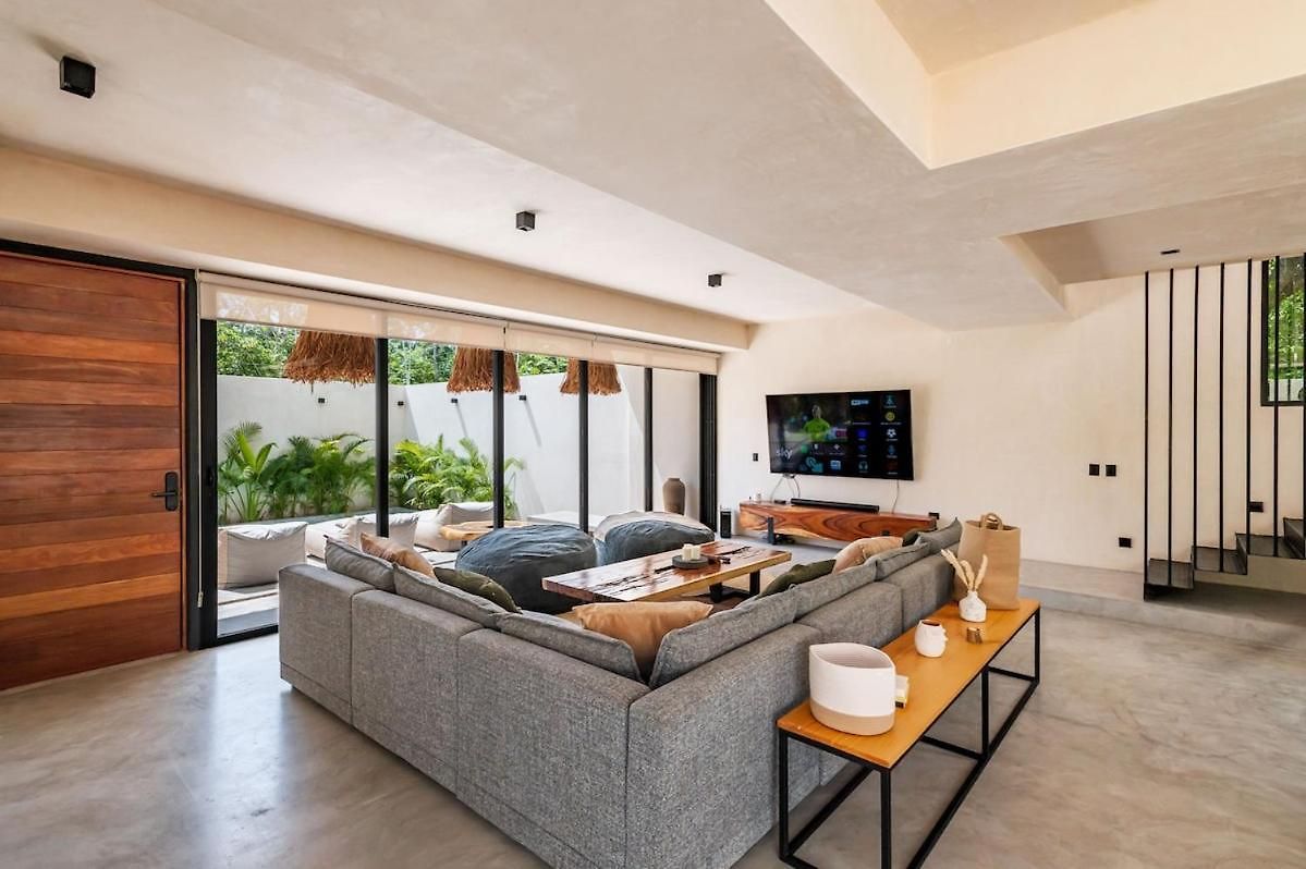 5-bedroom Private House With Pool In Villa