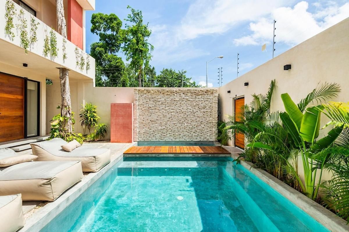 5-bedroom Private House With Pool In *