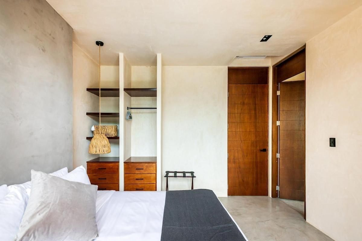 5-bedroom Private House With Pool In *