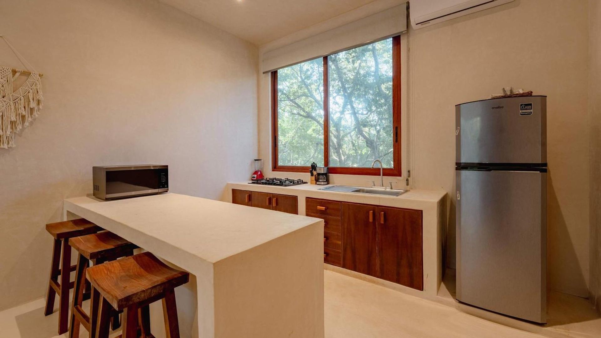 Luxury 2br Retreat With Private Rooftop - Holistika