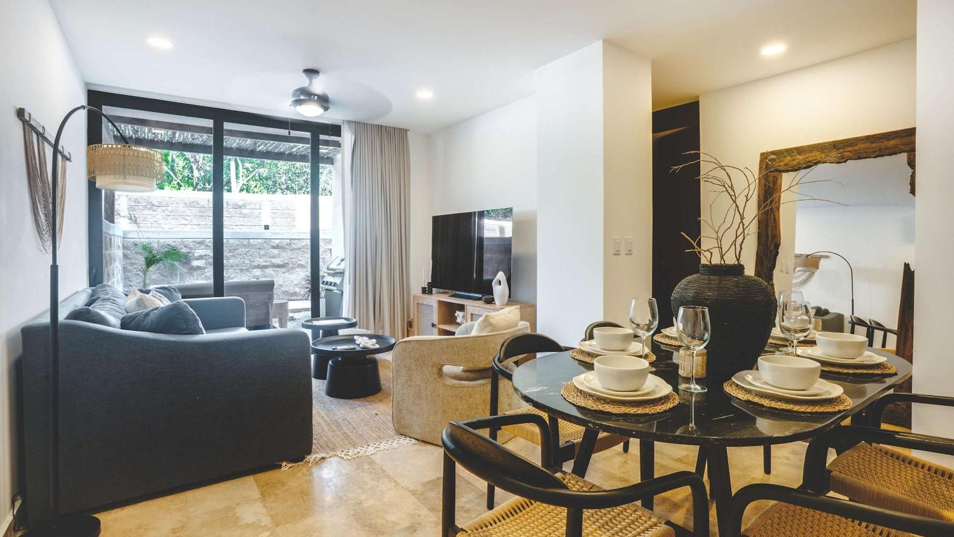 Luxury 2br Retreat With Private Pool &
