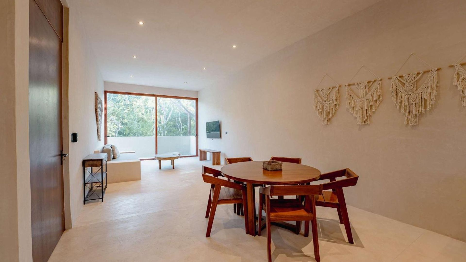 Apartment Luxury 2br Retreat With Private Rooftop - Holistika *
