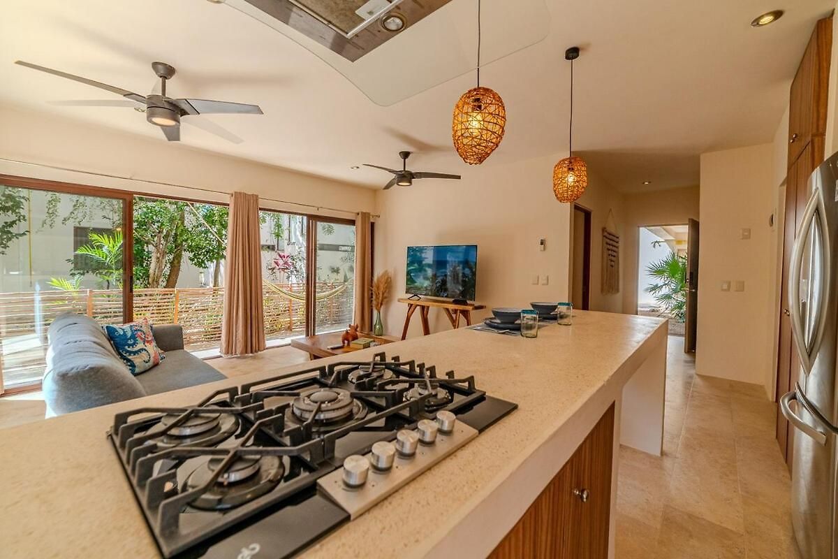 Modern With Pool Fast Wifi Perfect Apartment