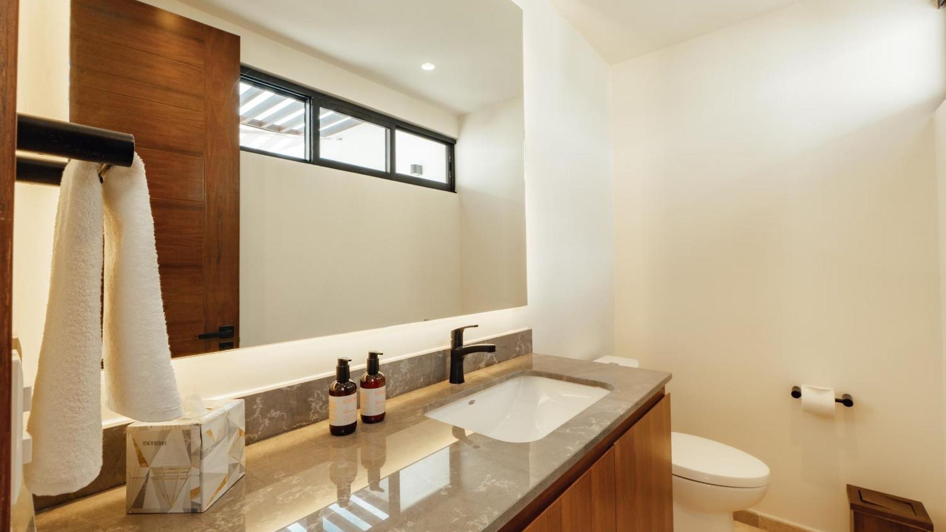 Elegant Duplex With Rooftop Jacuzzi In *