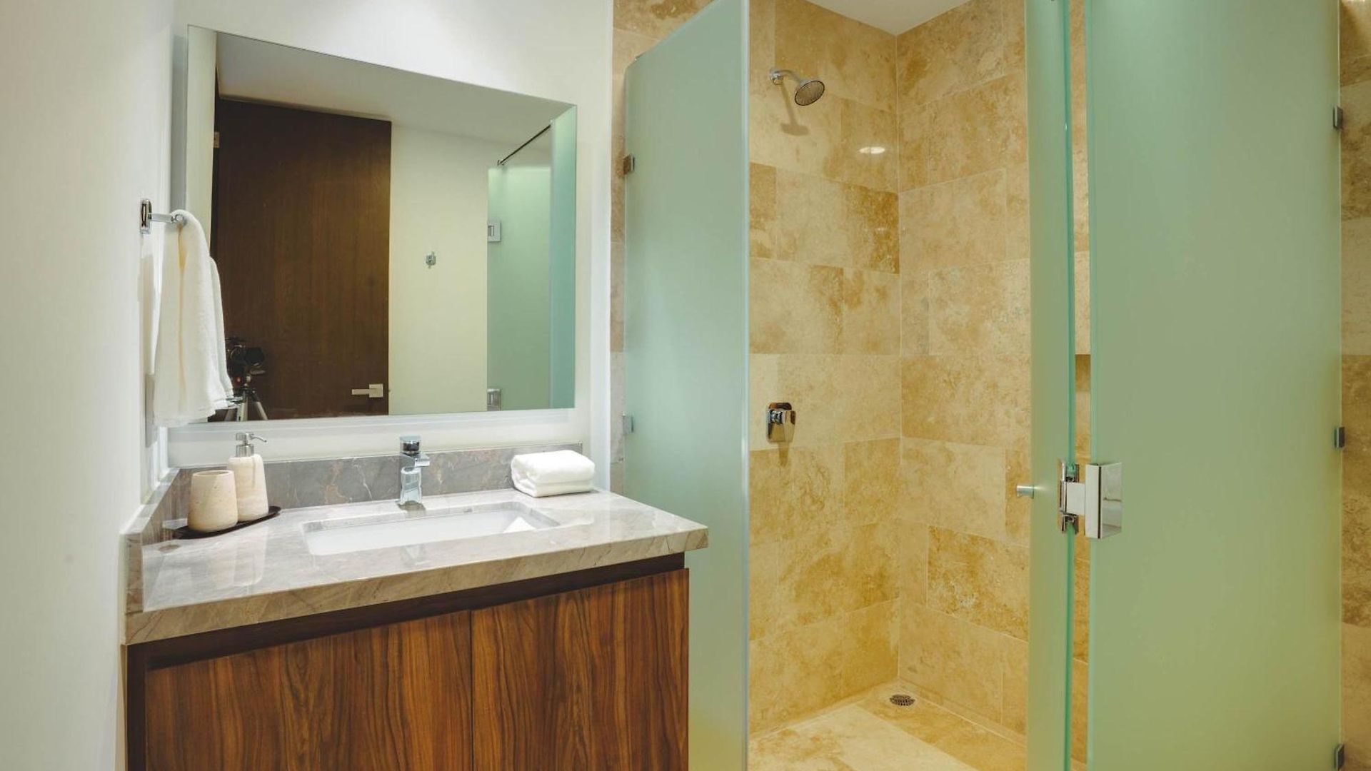Apartamento Luxury 2br Retreat With Private Pool & *