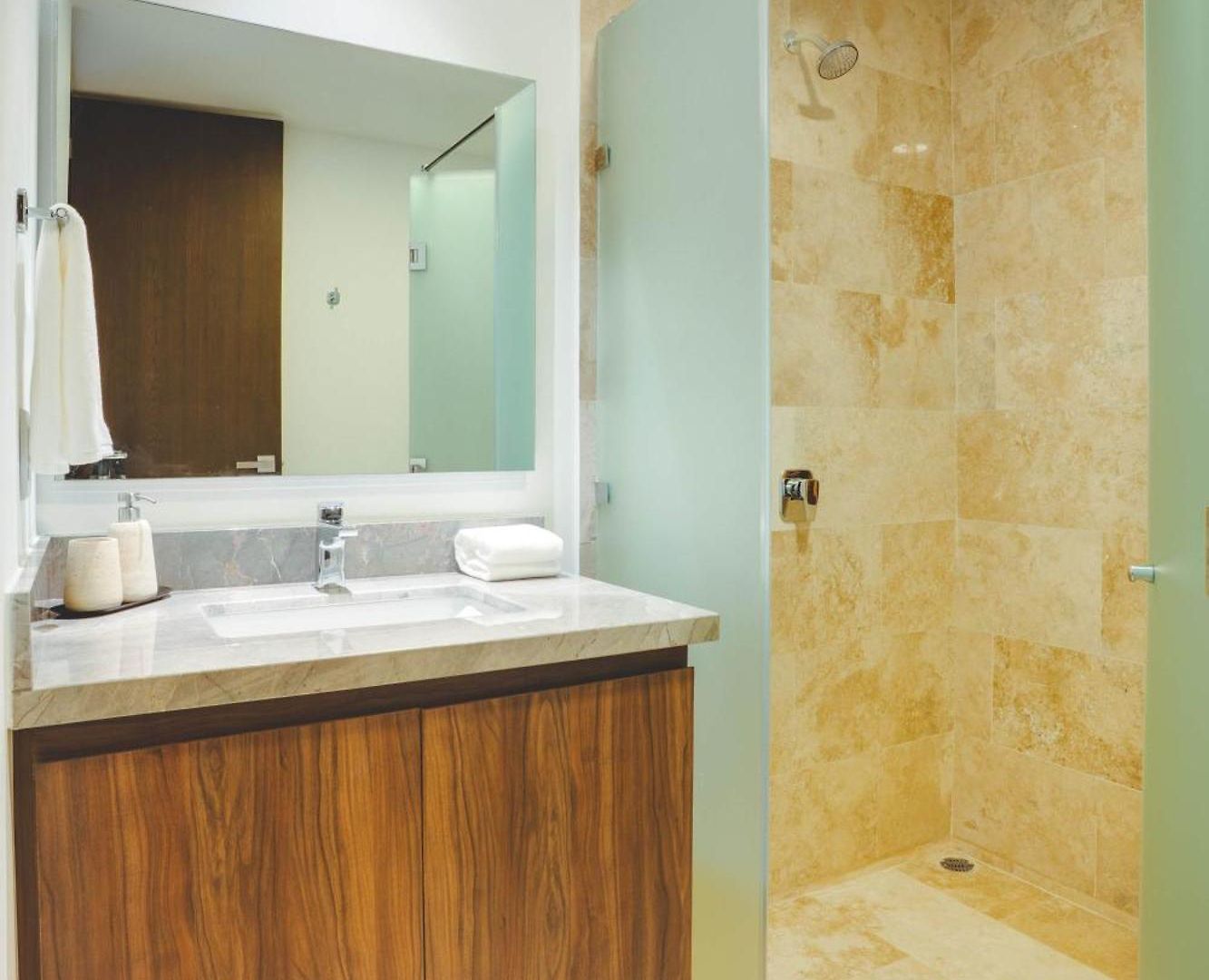 Luxury 2br Retreat With Private Pool &