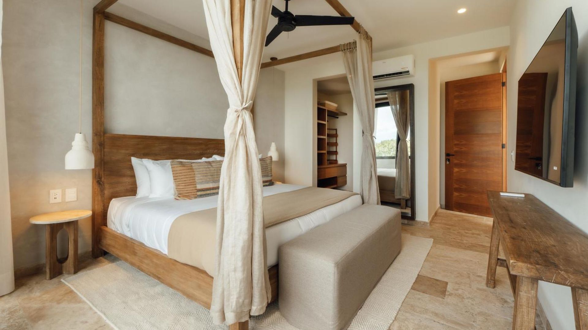 Elegant Duplex With Rooftop Jacuzzi In *