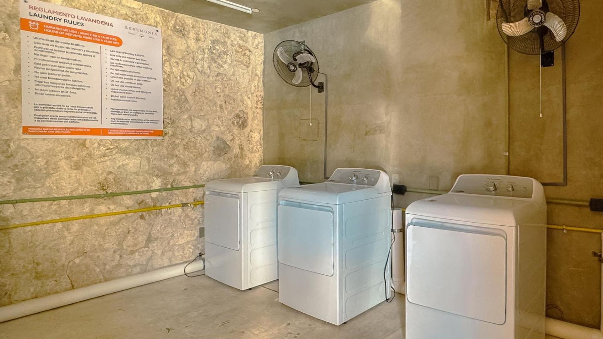 107 Private Pool & King Bed Seremonia Apartment *