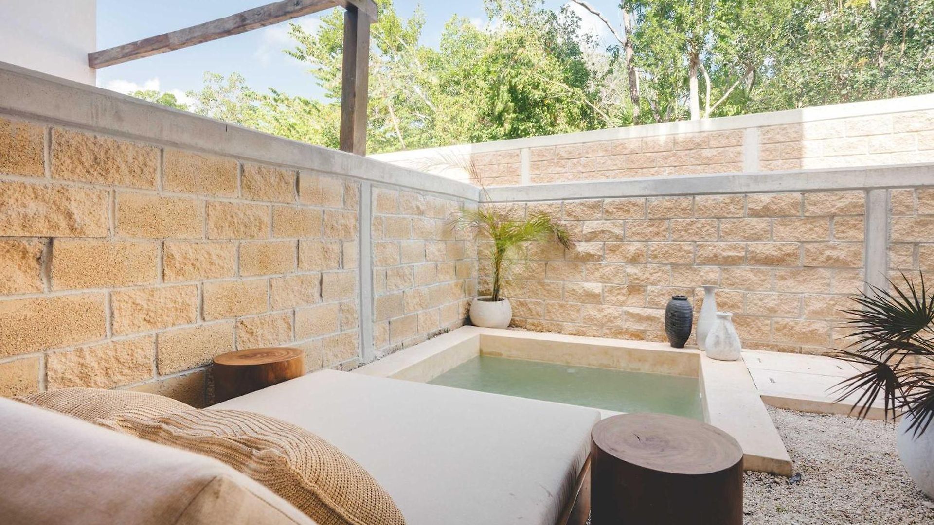 Luxury 2br Retreat With Private Pool & Tulum