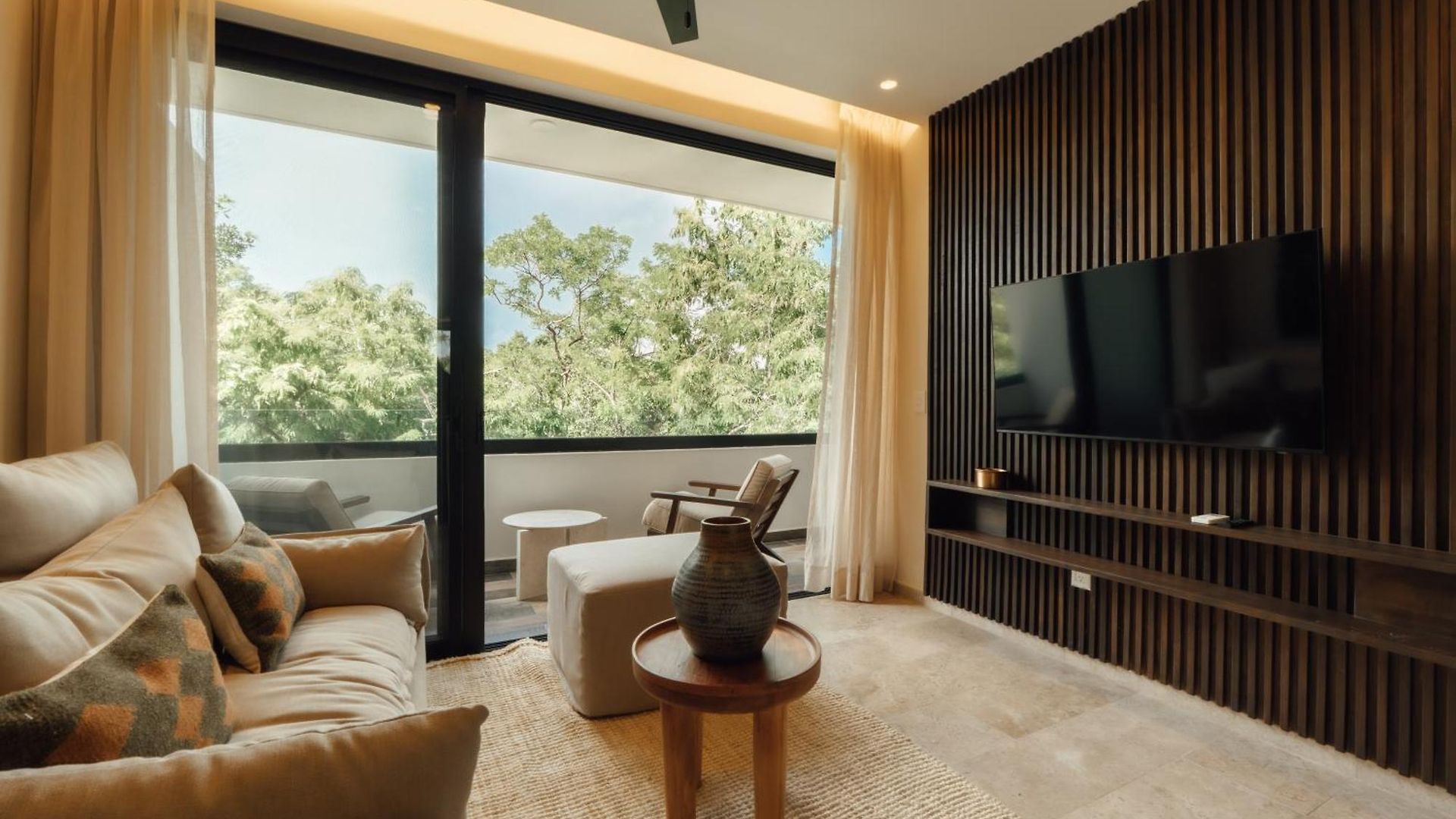 Elegant Duplex With Rooftop Jacuzzi In Tulum