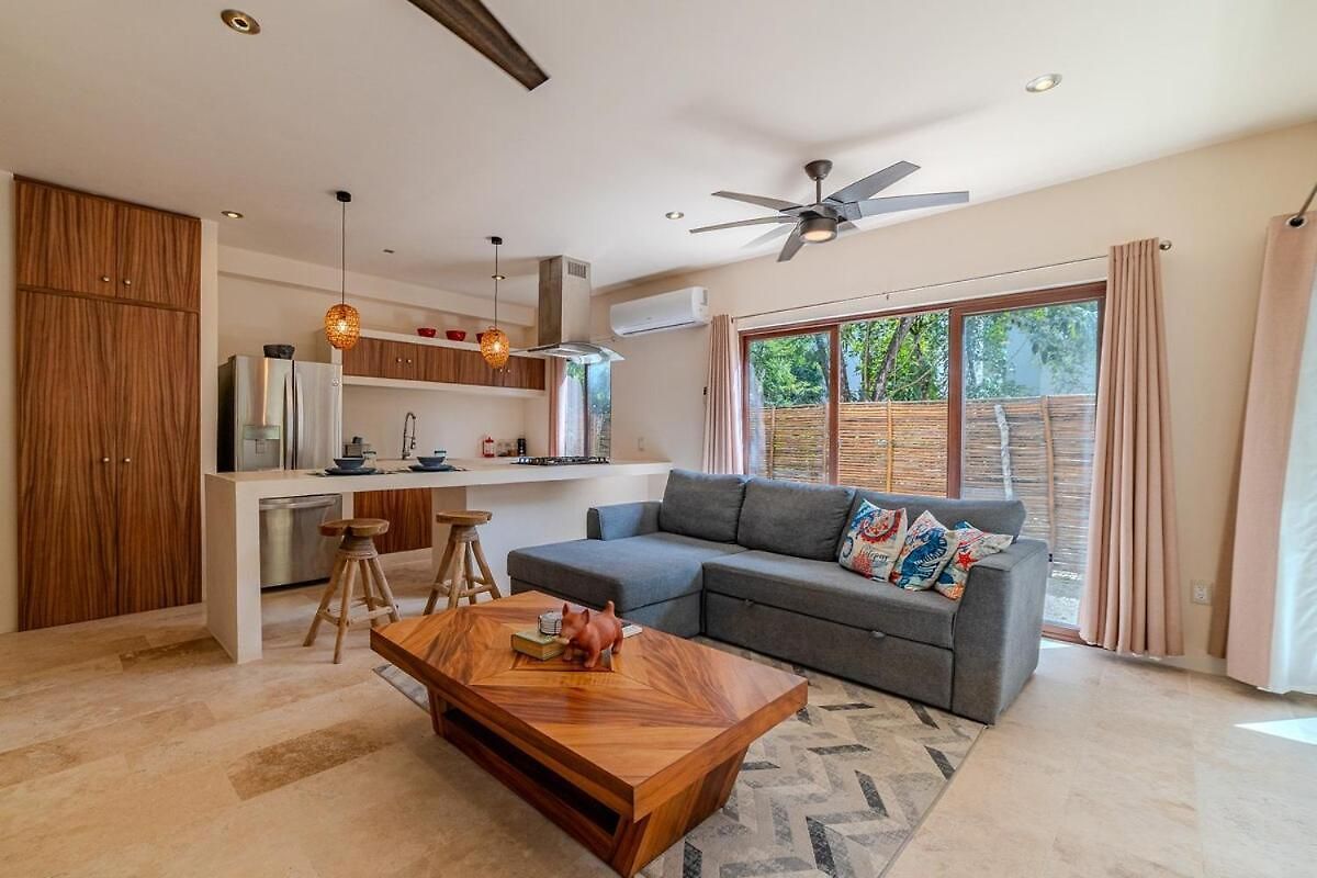 Apartment Modern With Pool Fast Wifi Perfect