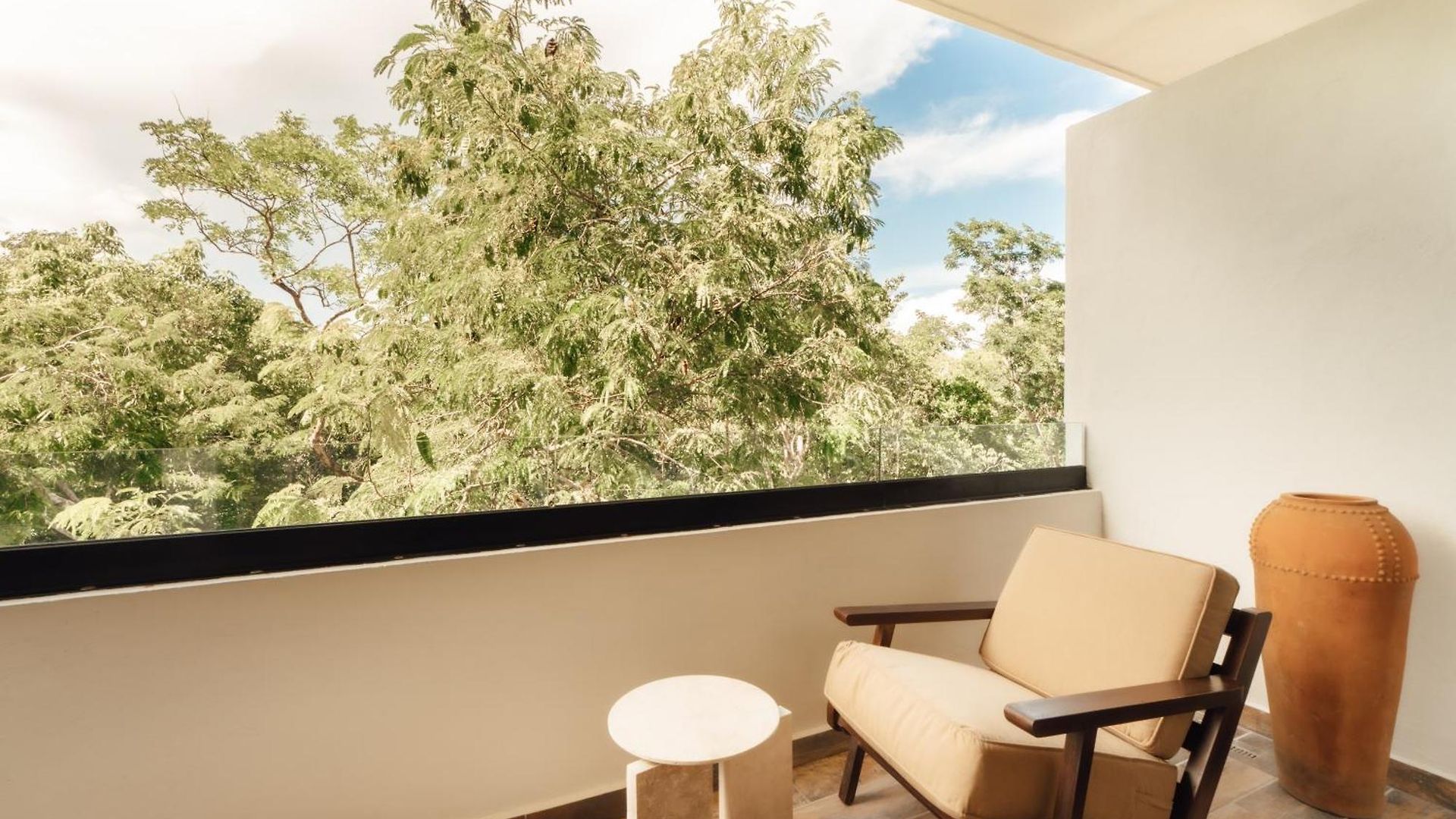 Elegant Duplex With Rooftop Jacuzzi In *