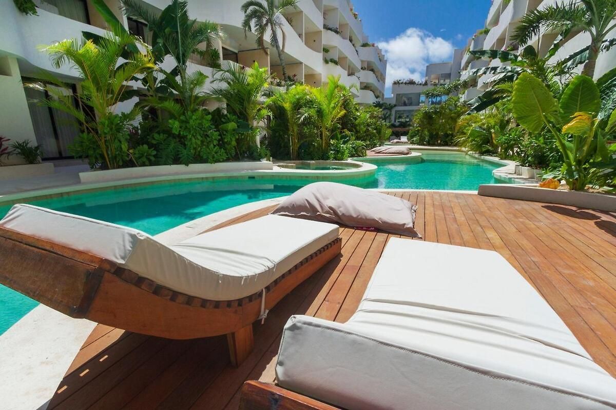 2 Bdm Each With A Private Pool, At Elements *
