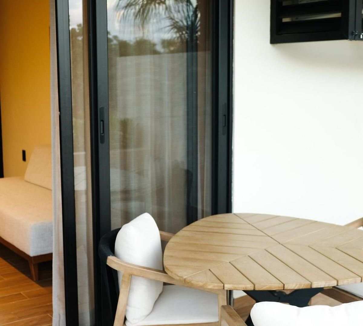 Sky Pool - 4 Guests - Near The