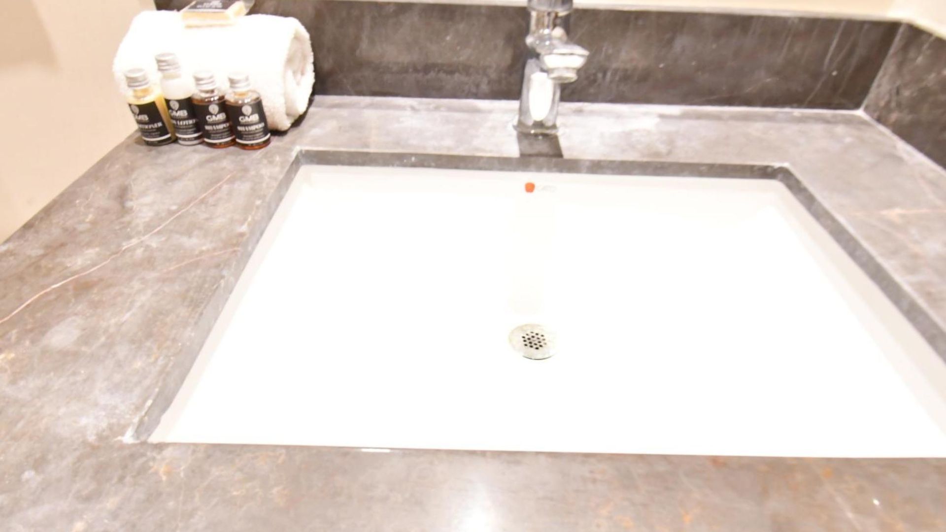 Apartment 1br At Paramar Viva By The Spot *