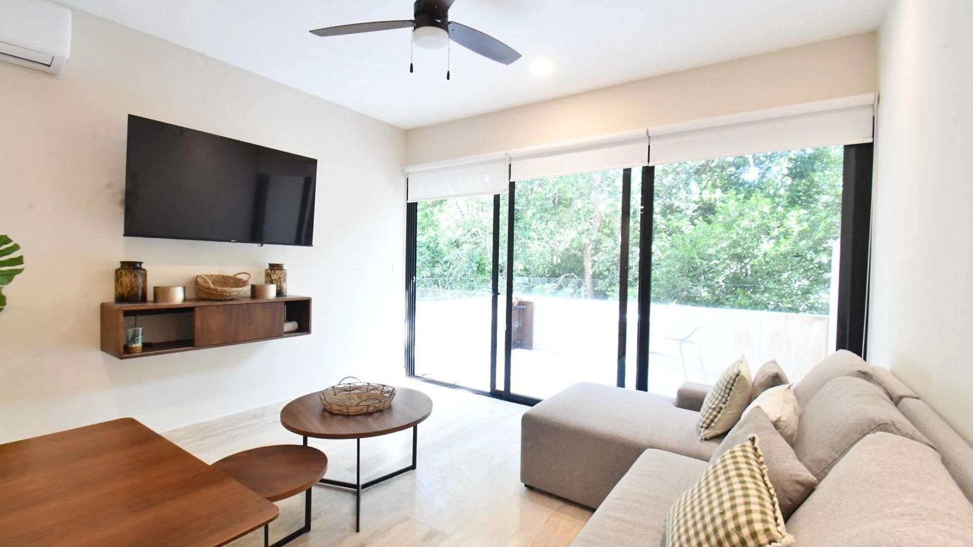 1br At Paramar Viva By The Spot *