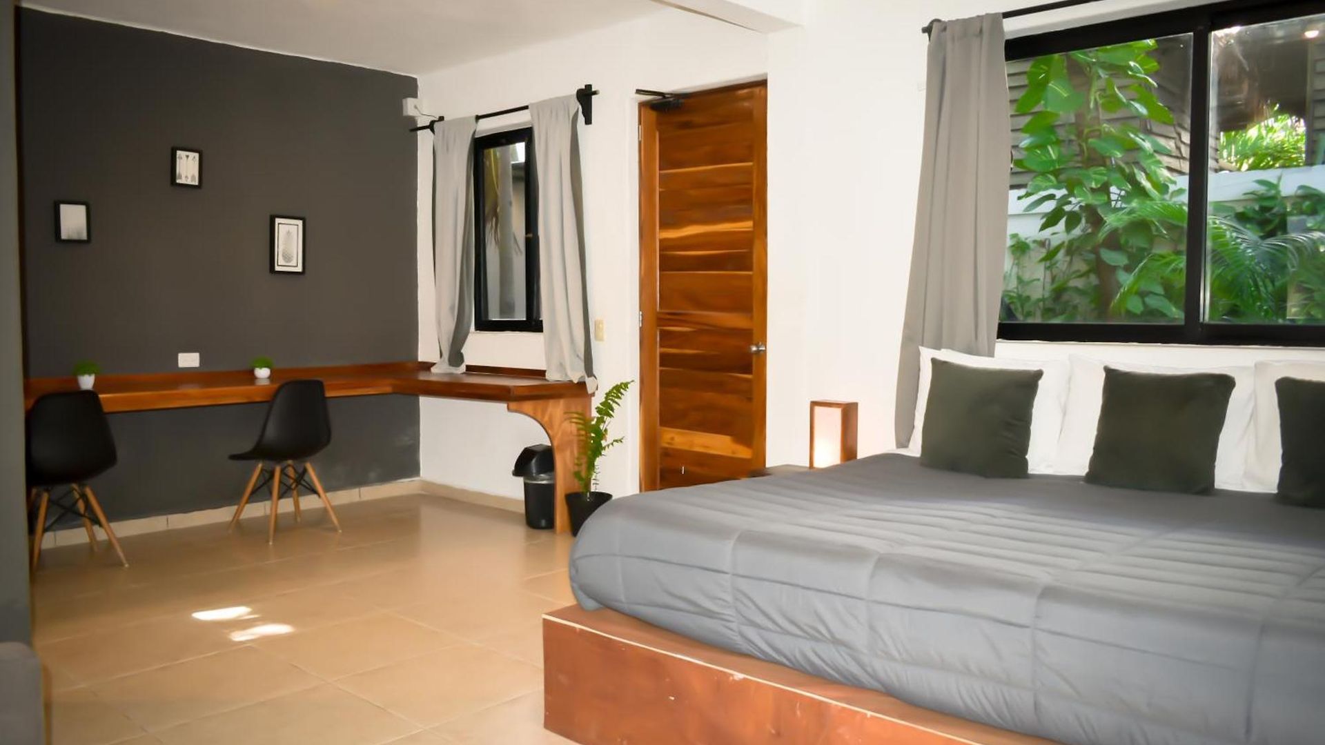 Che & Bar Adults Only Hostal *