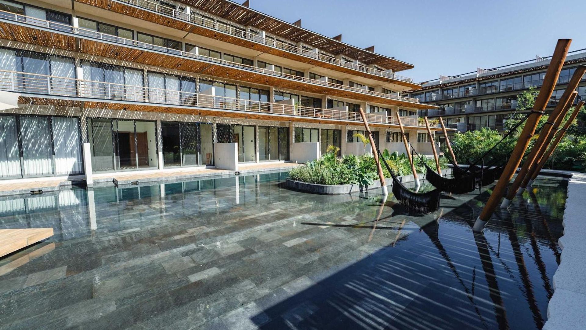 Modern 2br With Pool & Gym *