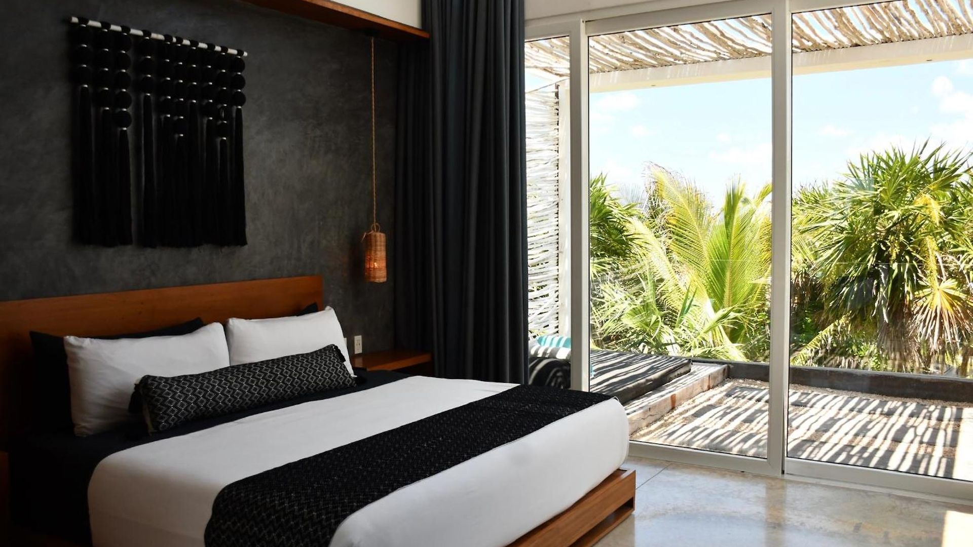 Beachfront Kiin Villa