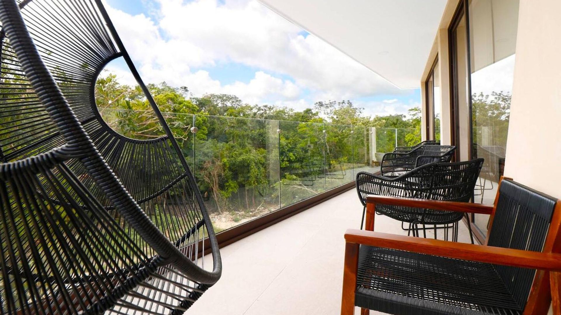 Private Rooftop Pool 3br Penthouse In The Jungle