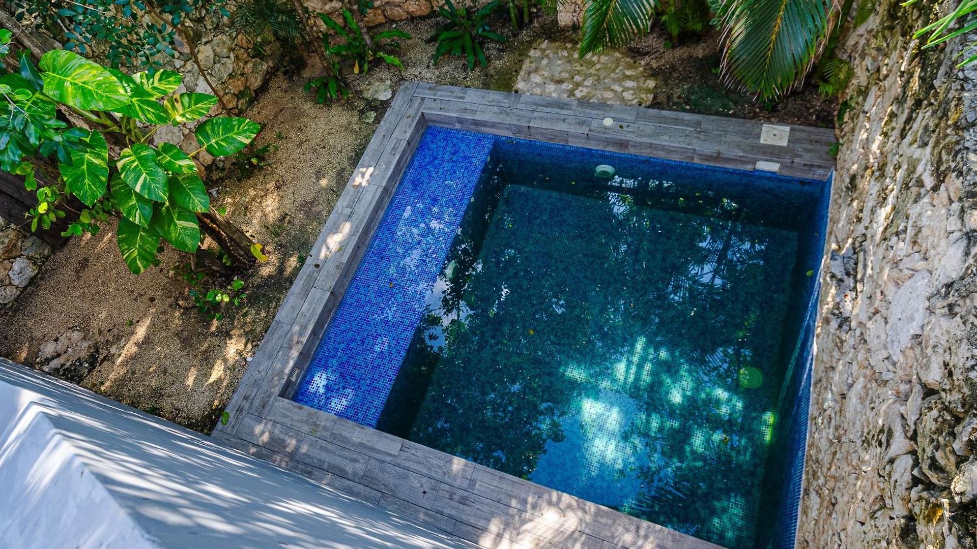 Kuun Taak Hotel