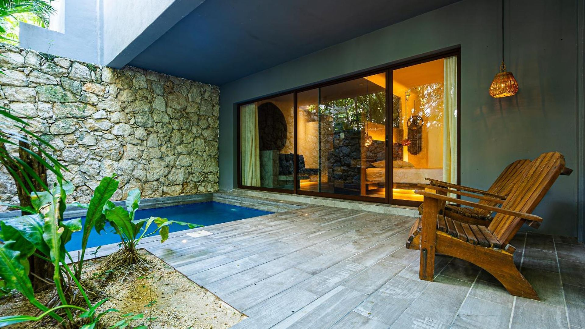 Kuun Taak Hotel