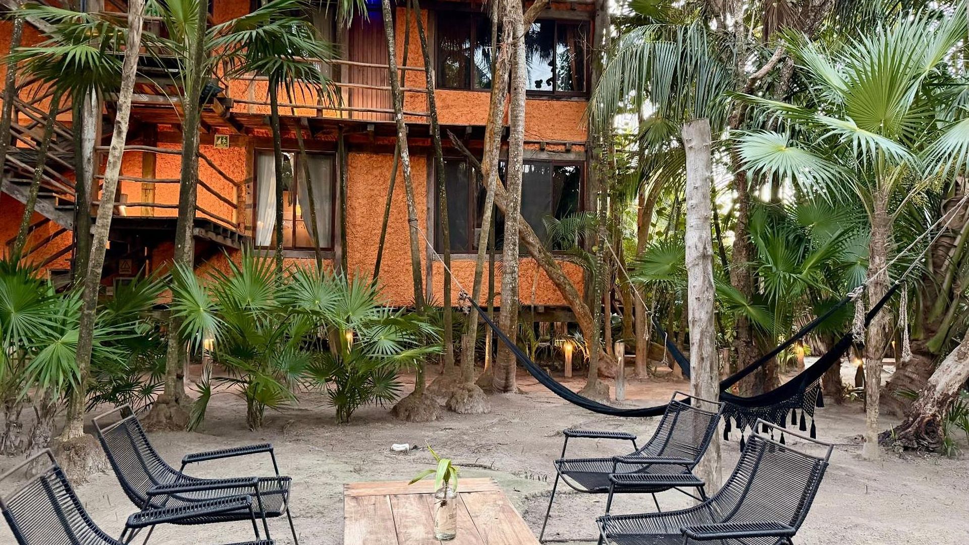 Alma Libre Hotel
