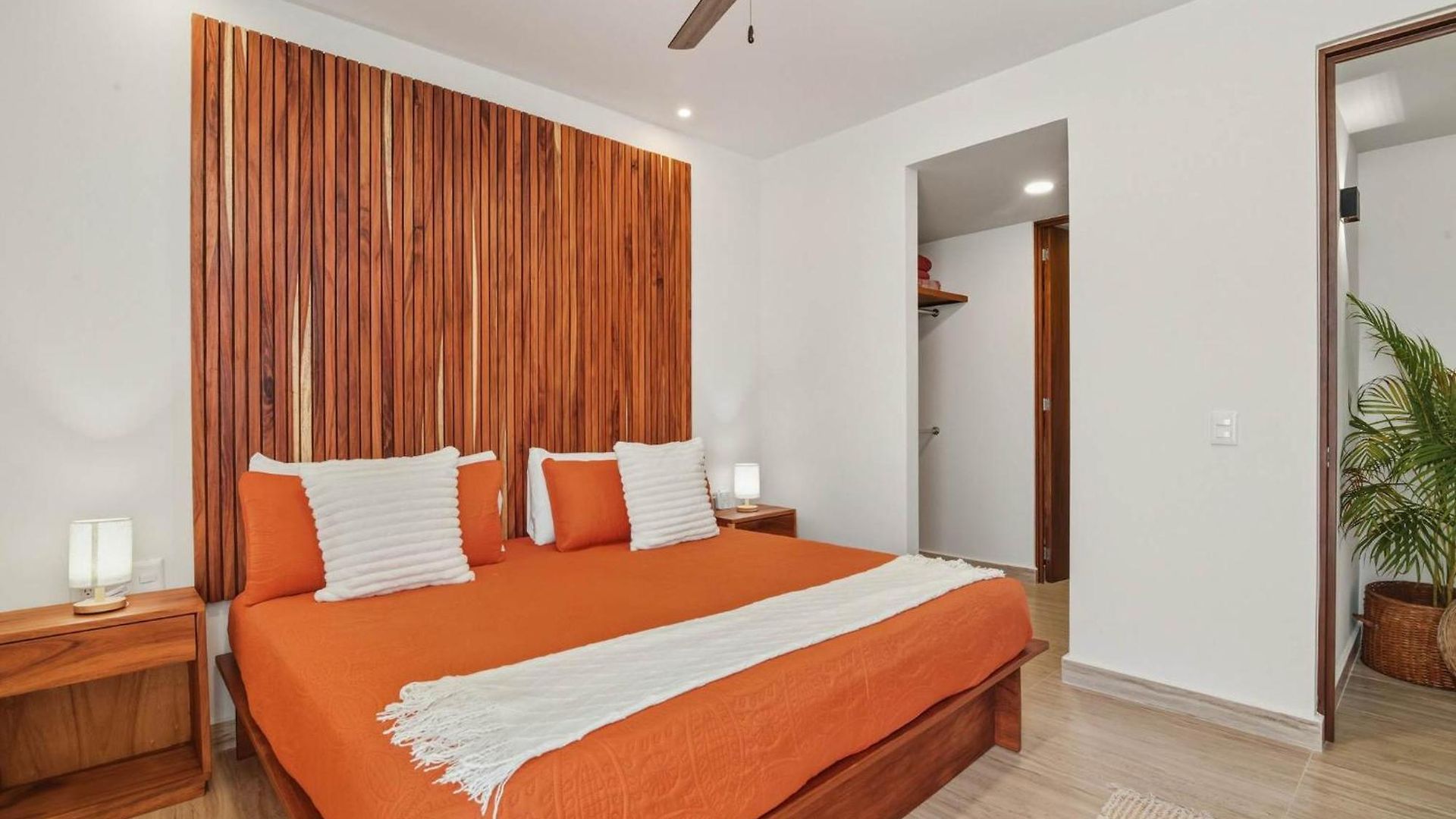 Penthouse With Private Plunge Pool - 2 King Apartment *