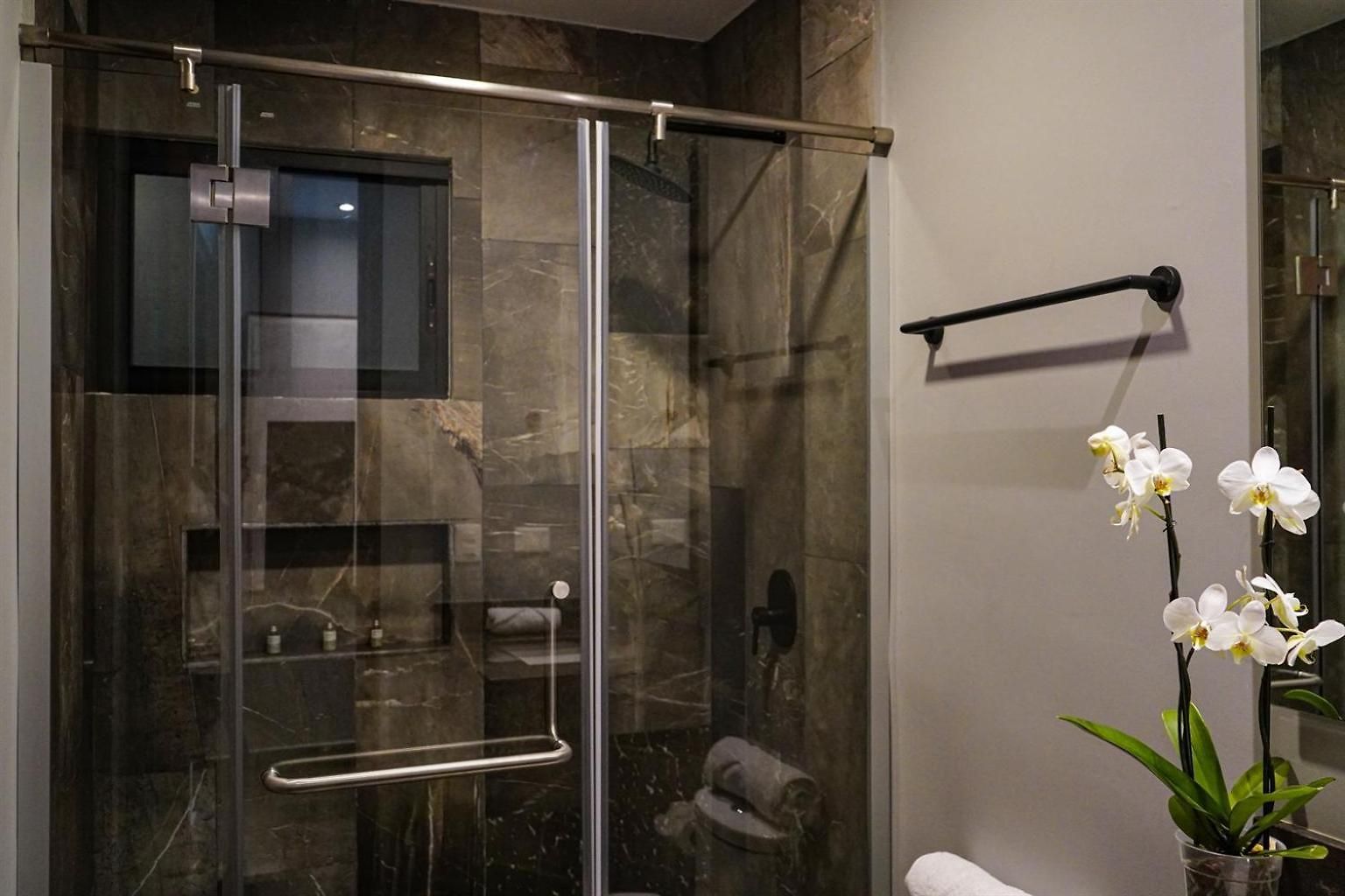 Paramar Noir Swim-up Aldea Zama Tulum