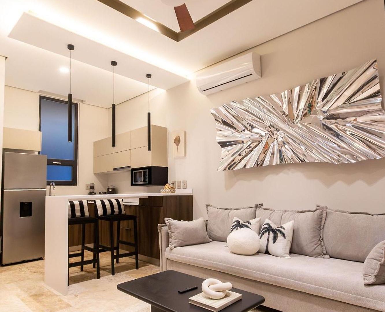 Art House - Filtered Water & 2 Free Clubs Zone Apartment *