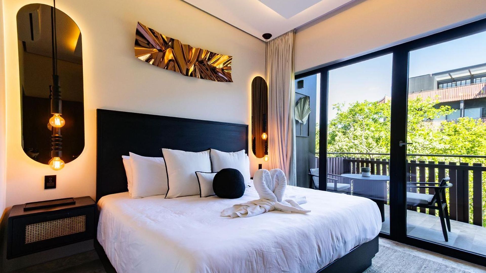 Art House - Filtered Water & 2 Free Clubs Zone * Tulum