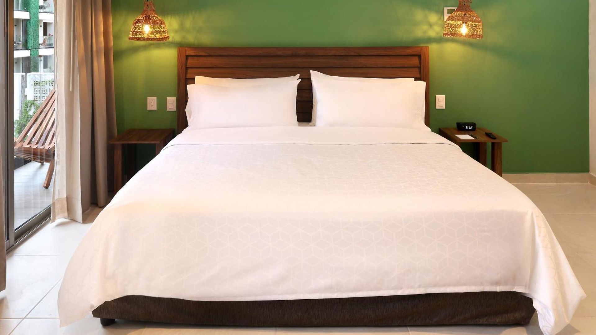 By Ihg Hotel 4*