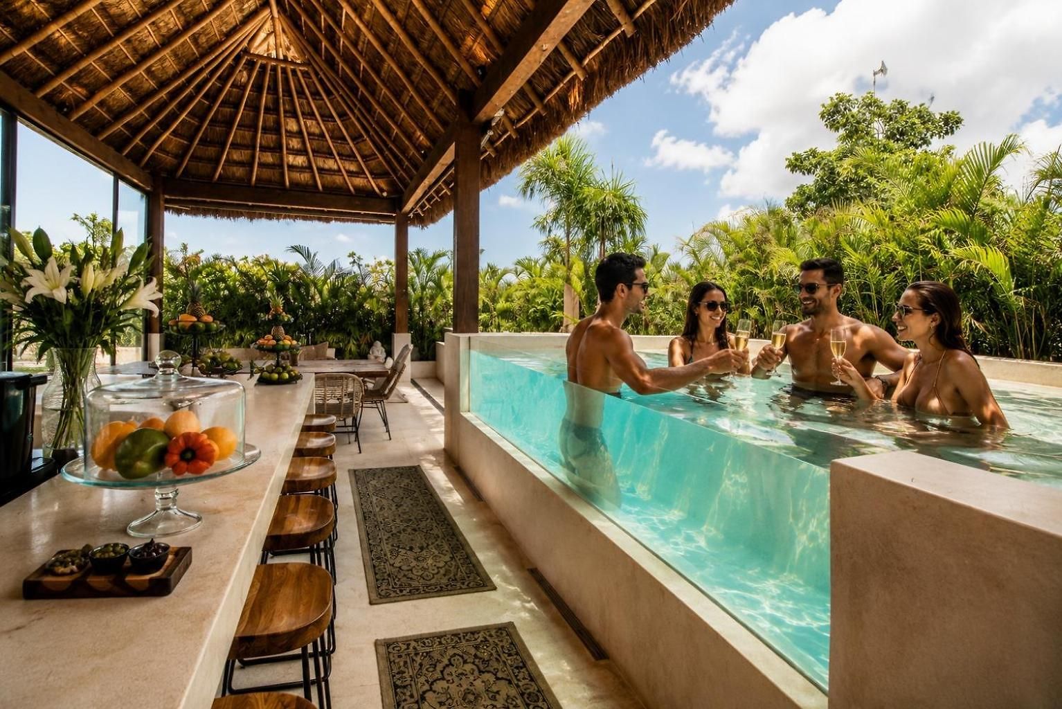 240m2 - 16 Persons - 6 - 2 Swimming Pool - 3 Jacuzzis Villa