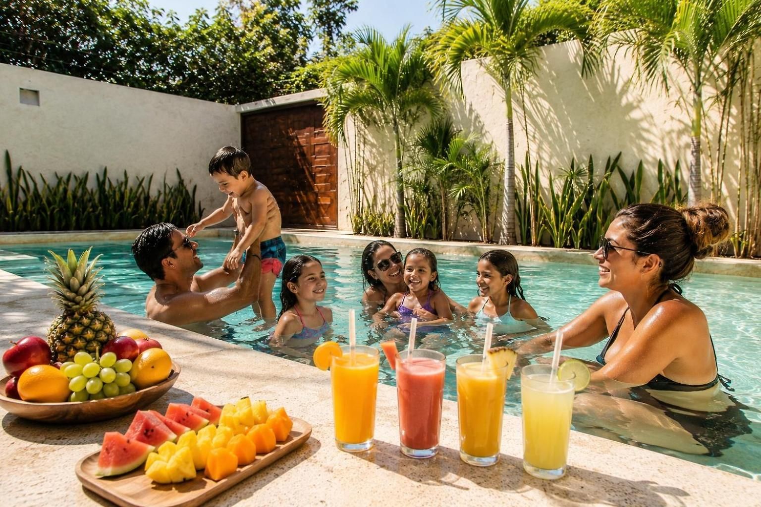 240m2 - 16 Persons - 6 - 2 Swimming Pool - 3 Jacuzzis *