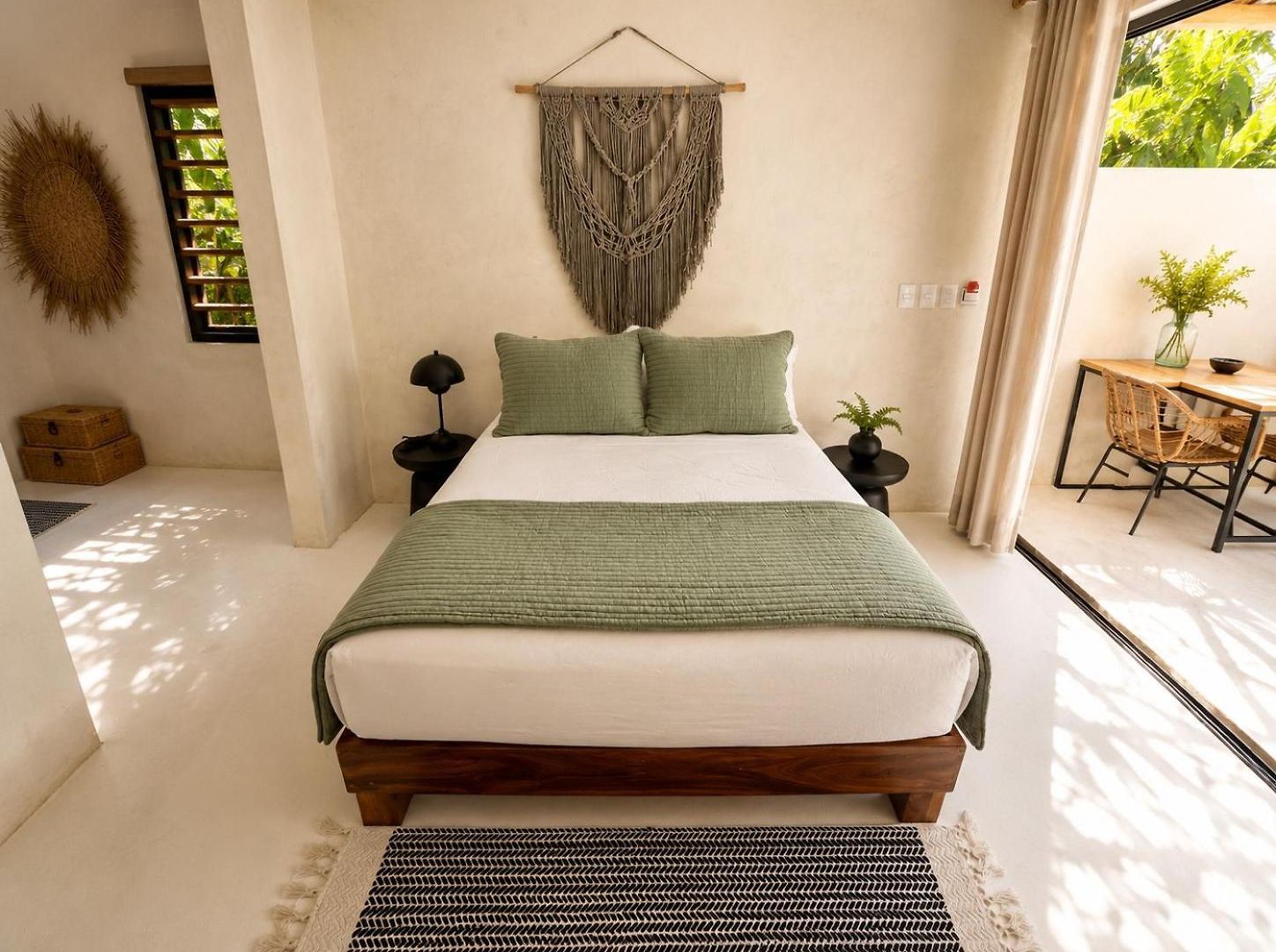 240m2 - 16 Persons - 6 - 2 Swimming Pool - 3 Jacuzzis *